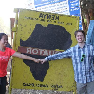 两个学生去肯尼亚学习